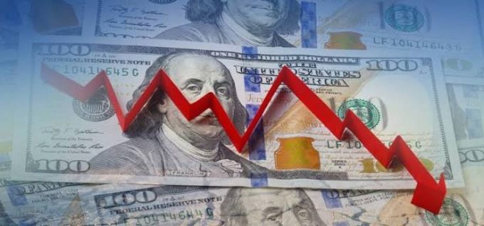 Is the US Dollar Close to a Crash?